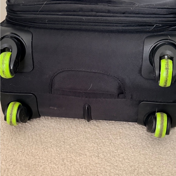 Black and Green Men's Travel Bag - Picture 3 of 5